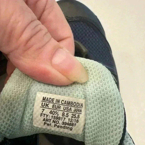 Sketchers Salomon women’s navy & green running shoes size 8.5 - Picture 12 of 12